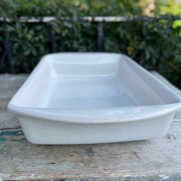 Linens & Things white stoneware baking casserole dish large rectangular pan - Picture 3 of 10